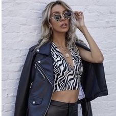 Áo croptop nữ kiểu hoạ tiết sọc vằn xẻ ngực chất vải thun FreeSize dưới 53kg | BigBuy360 - bigbuy360.vn