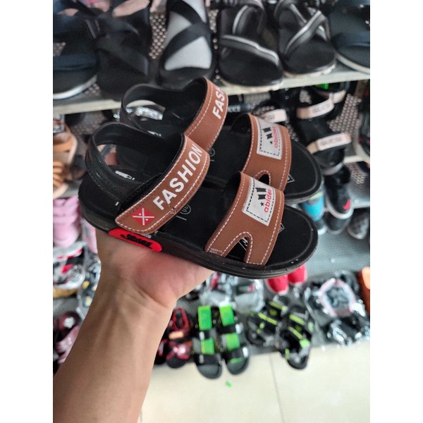 Dép quai hậu cho bé