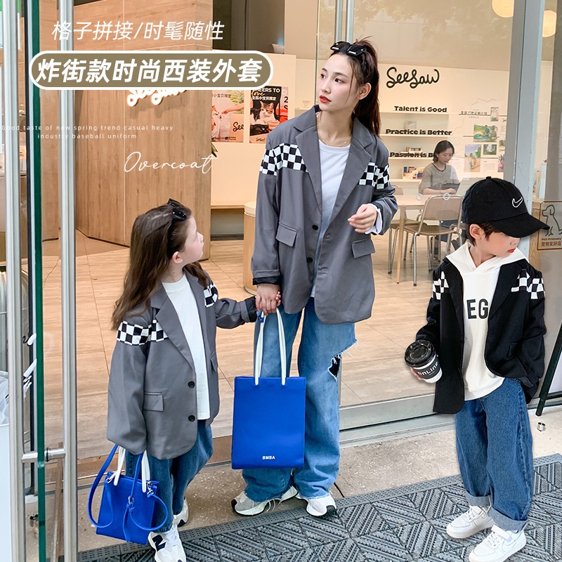 Áo Khoác Blazer Họa Tiết Kẻ Sọc Màu Sắc Thời Trang Thu Đông Phong Cách Hàn Quốc Cho Mẹ Và Bé 22 Tuổi