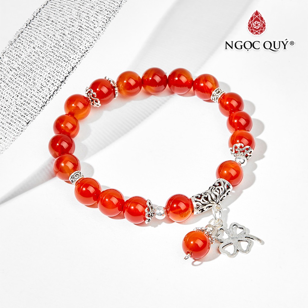 Vòng Tay Đá mã não đỏ Phối Charm Cỏ 4 Lá Size Hạt 8mm - Ngọc Quý