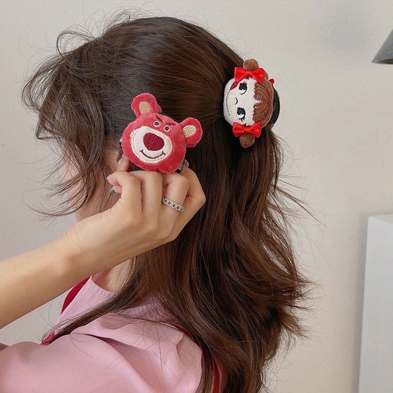 Kẹp tóc gắn thú nhồi bông hình Gấu Lotso dễ thương phong cách Hàn Quốc