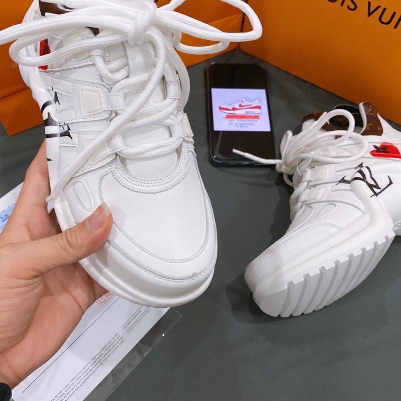 GIÀY LV TRẮNG QUẢ DÂU CAO CẤP 1:1