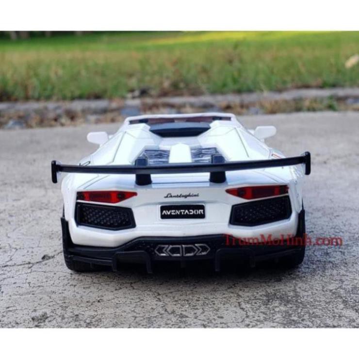 Mô hình xe LAMBORGHINI AVENTADOR ROADSTER LIBERTY WALK 1:32 DH