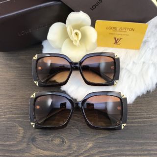 Mắt kính lv vuông