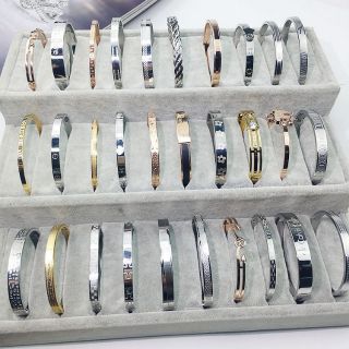 Lắc tay titan nhiều mẫu