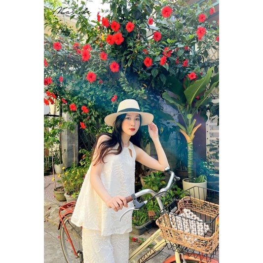 SALE Set bộ áo quần lá suông khoét cổ màu kem