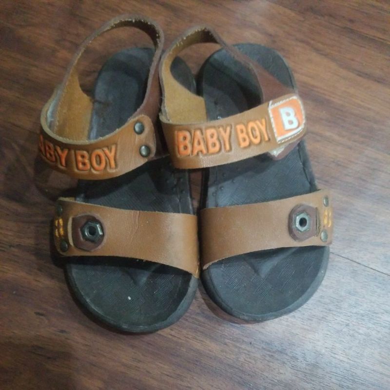 Thanh lý giày cho bé