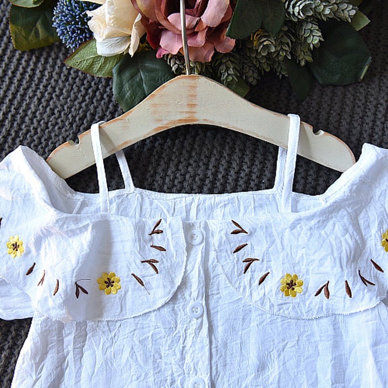 Bộ đồ BEAR LEADER gồm áo hai dây họa tiết hoa và quần ngắn phối túi thời trang mùa hè dành cho bé gái