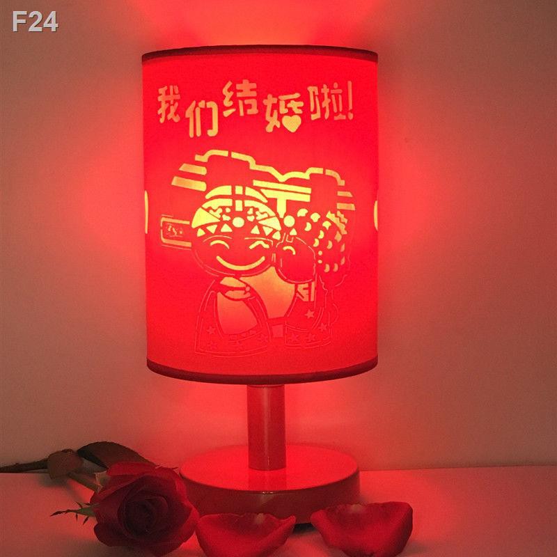 Đèn bàn đám cưới hạnh phúc đôi đơn giản đầu giường phòng lãng mạn trang trí màu đỏ cặp LED trước -sale: Phát h