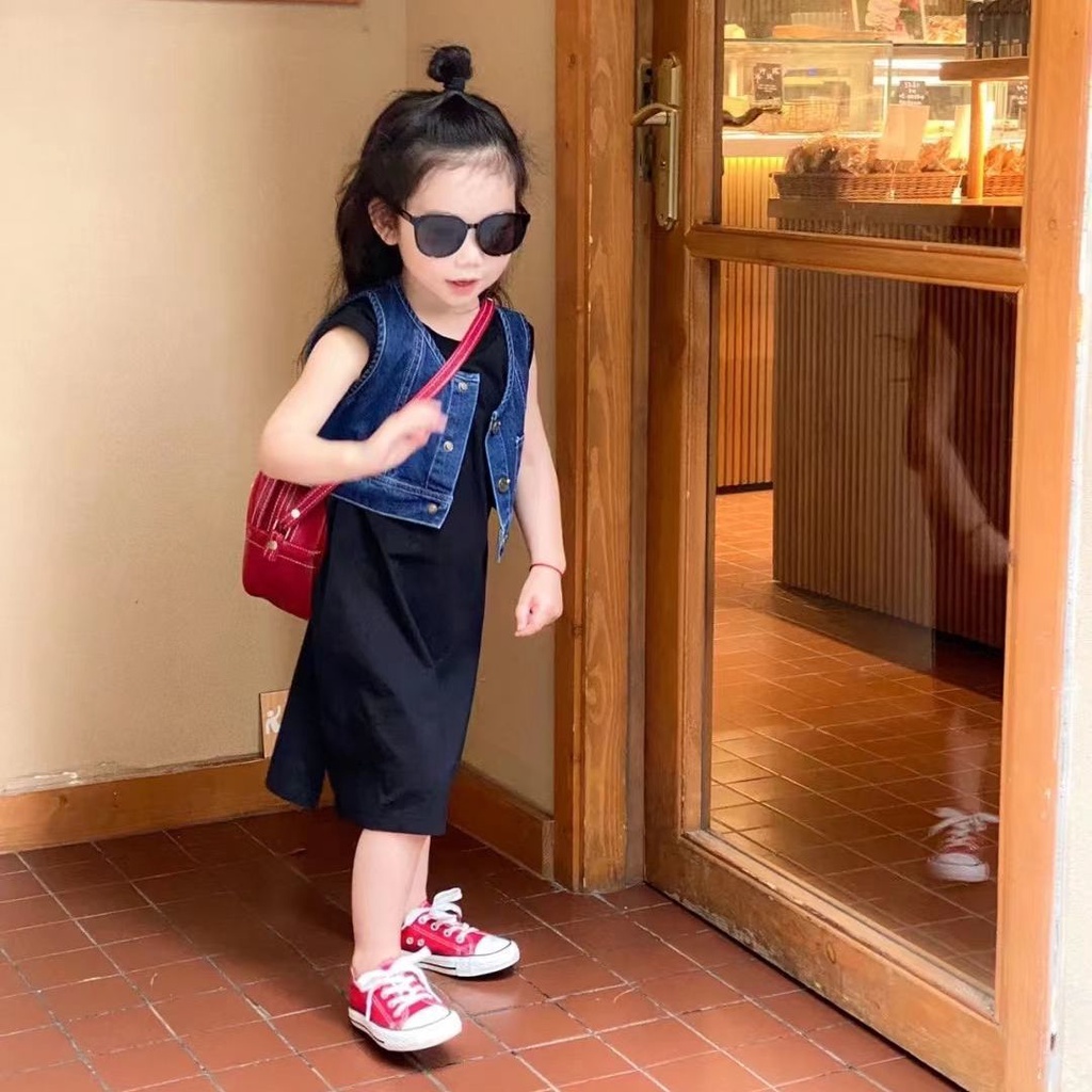 Set Áo Thun Dài Tay + Váy Yếm Denim Dễ Thương Cho Bé Gái