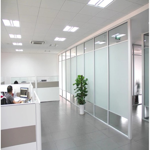 Giấy Decal dán kính trắng nhám không hoa văn làm mờ, chống nhìn xuyên qua, giảm bức xạ ánh nắng mặt trời,