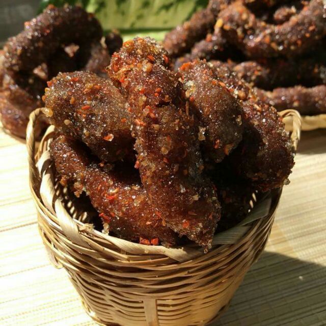 Me lào rim muối ớt. Chua chua ngot mặn  cay. Me dẻo ngon ngất ngây luôn cho mấy bạn nhâm nhi. Me nha