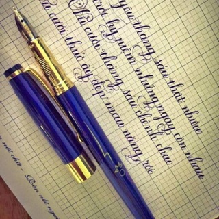 Bút viết bài văn bản