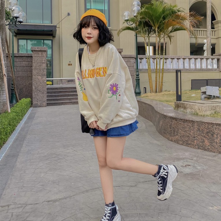 Áo Sweater Nữ Beige Cartoon Sweatshirt Billion Gen | BigBuy360 - bigbuy360.vn