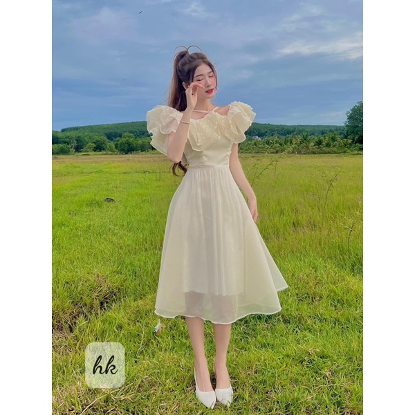 Váy voan be bệt vai