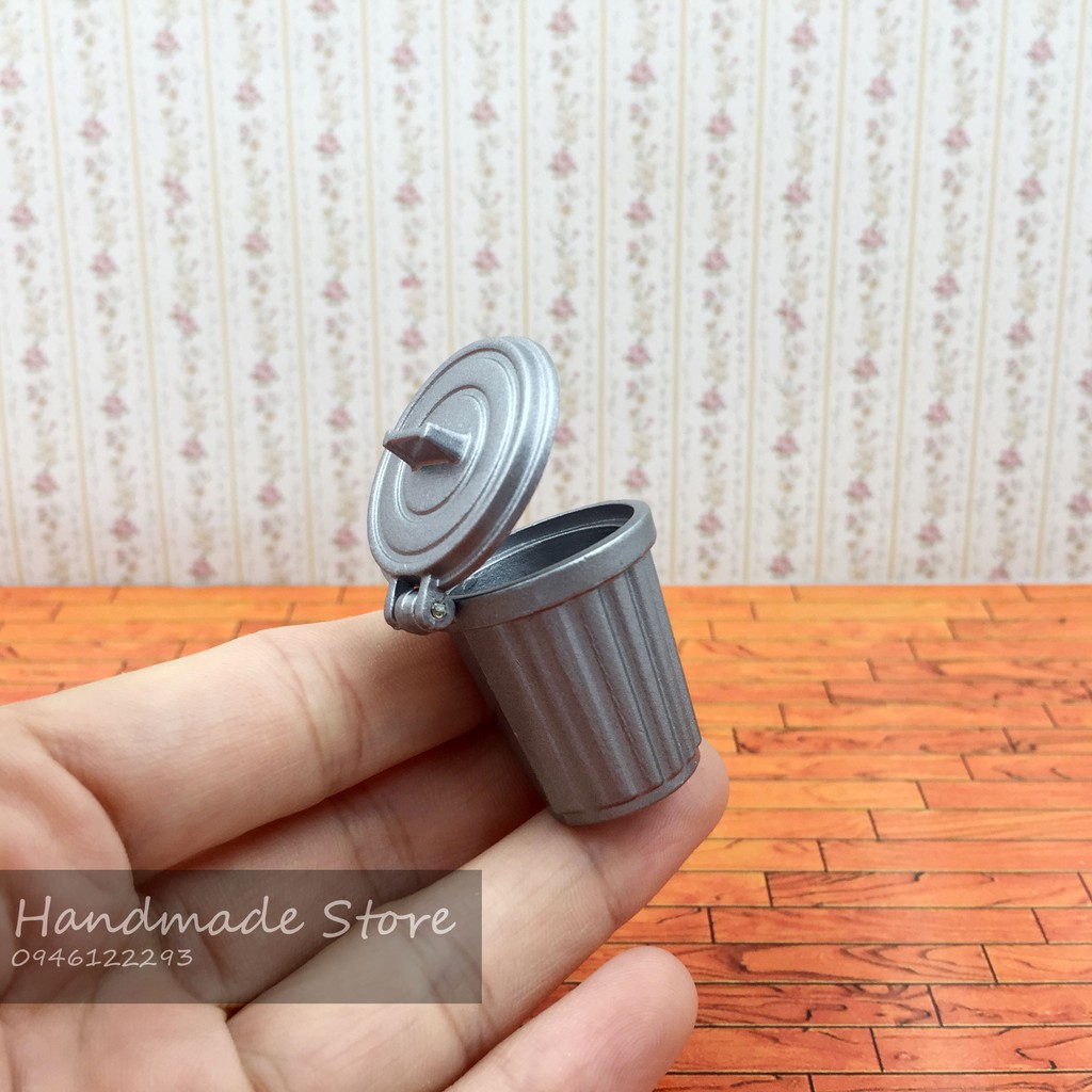 Thùng rác bạc - Mô hình tỷ lệ 1:12