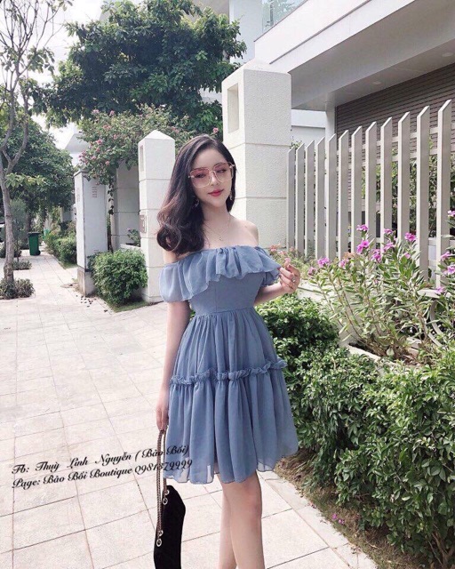 Váy trễ vai bốn màu