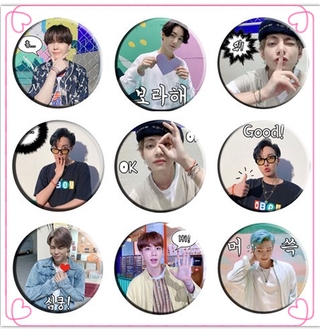 Dynamite《Dynamite》JK JIMIN V Button Brooch Pin