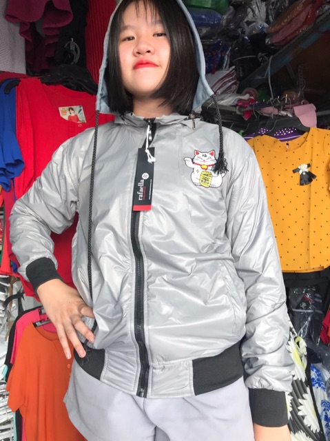 Áo khoác dù mèo thần tài