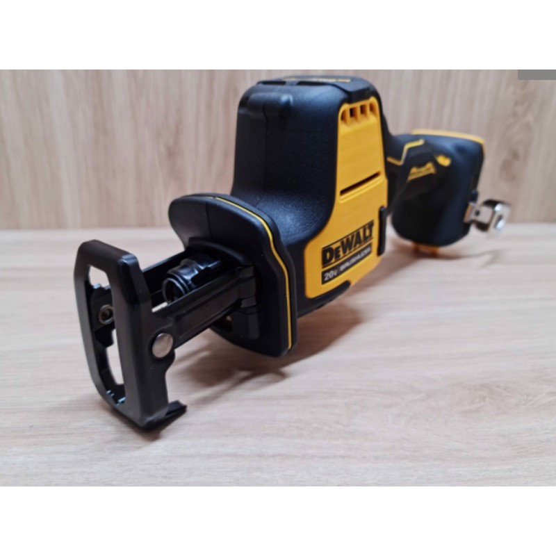 Máy cưa cầm tay 20V max Dewalt DCS369B (thân máy)