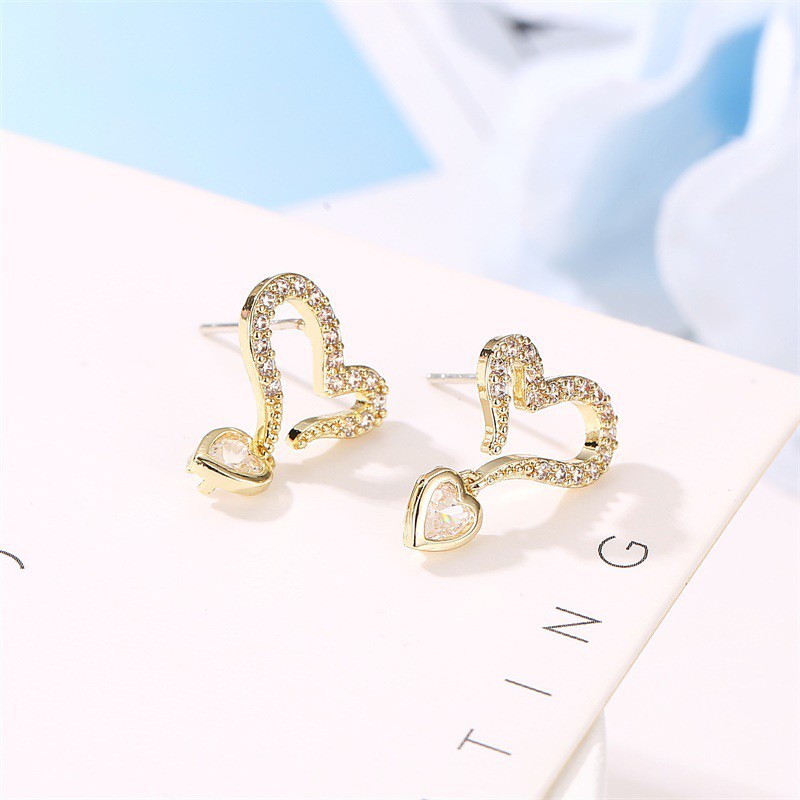 Lovely Silver 925 Heart Shaped Earrings With Stone For Women