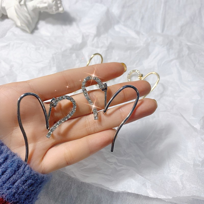 Khuyên Tai Trái Tim Đính Đá Phong Cách Hàn Quốc C171