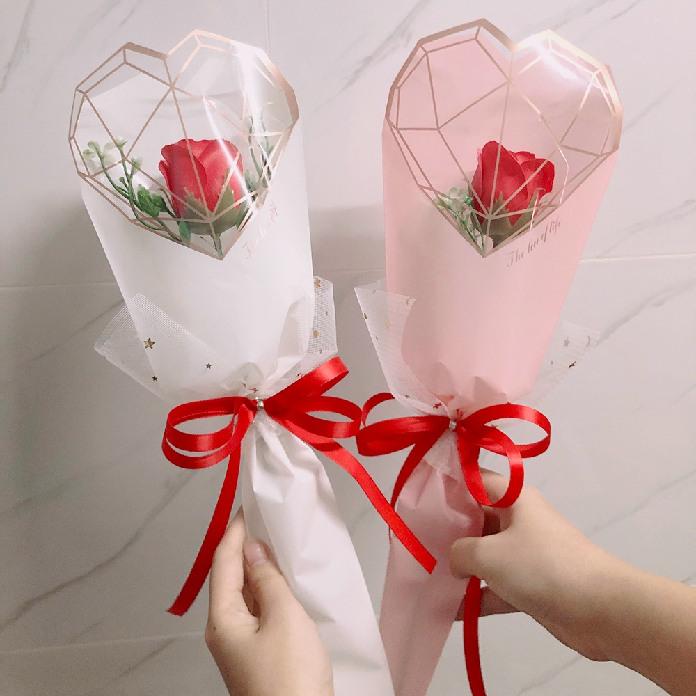 Bó 1 bông hoa hồng sáp thơm túi hình trái tim trong suốt làm quà tặng cho sinh nhật và tiệc