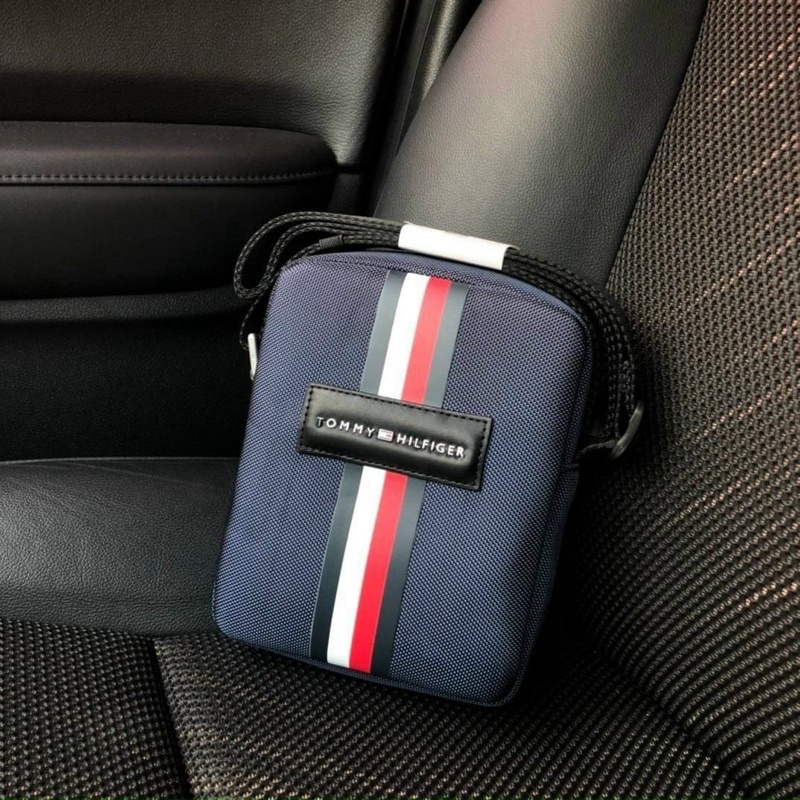TNS-Túi đeo chéo nam form hộp dây đeo bản to cá tính hottrend Tommie Uptown bag for men-chất liệu chuẩn màu xanh navy