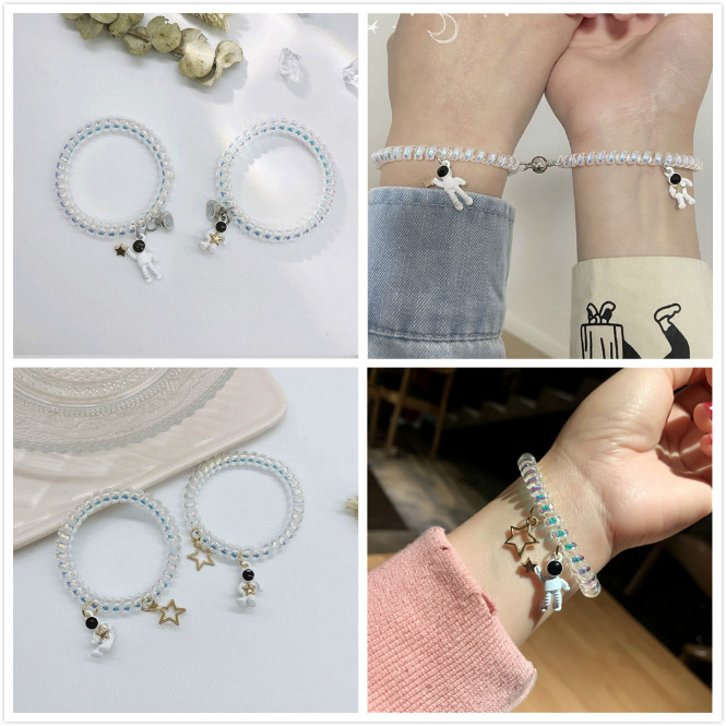 2 Vòng Tay Nam Châm Hình Nhà Du Hành Vũ Trụ Cho Cặp Đôi