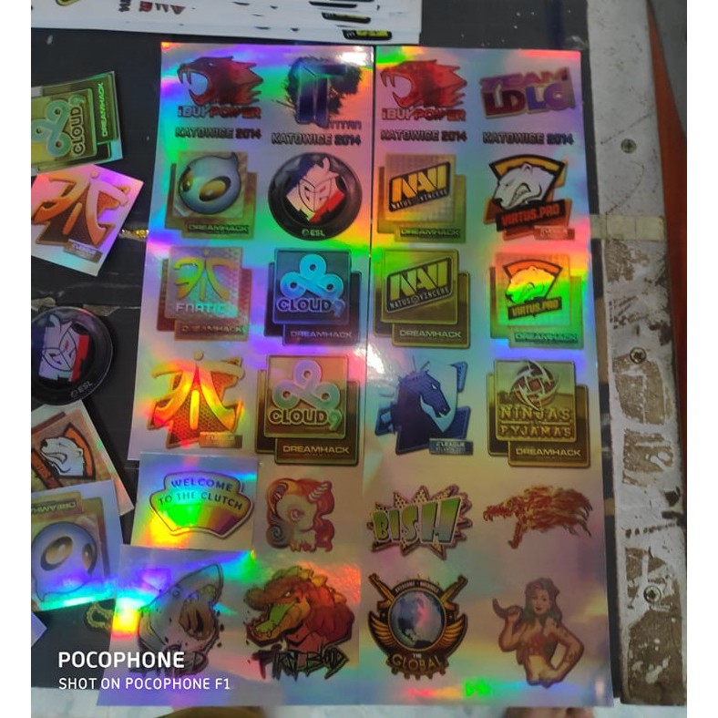 Stiker Holo Chuyển Màu - Cán Màng Chống UV - Vui Lòng Tự Cắt Viền