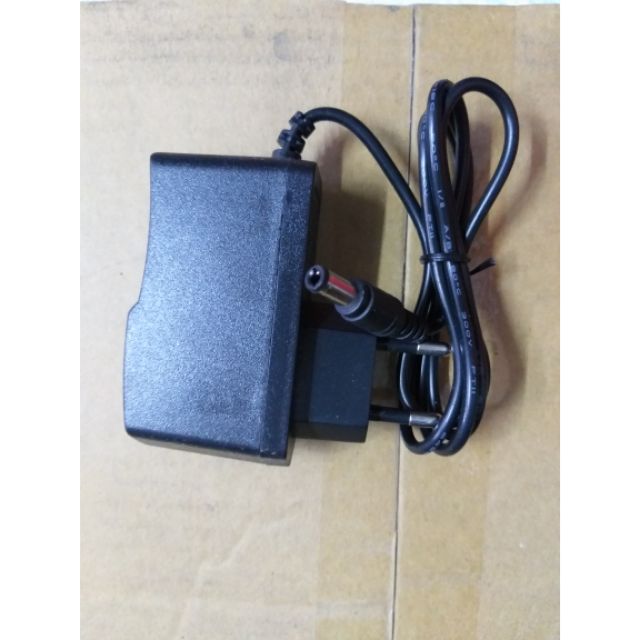 ADAPTOR 9v/1A