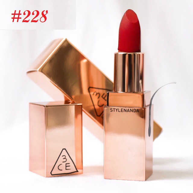 Son Thỏi Siêu Hot 3CE Matte Lip Color #228 Red Seventies: Tone đỏ đất thời thượng
