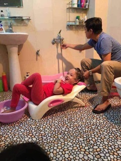 Ghế gội đầu cho bé
