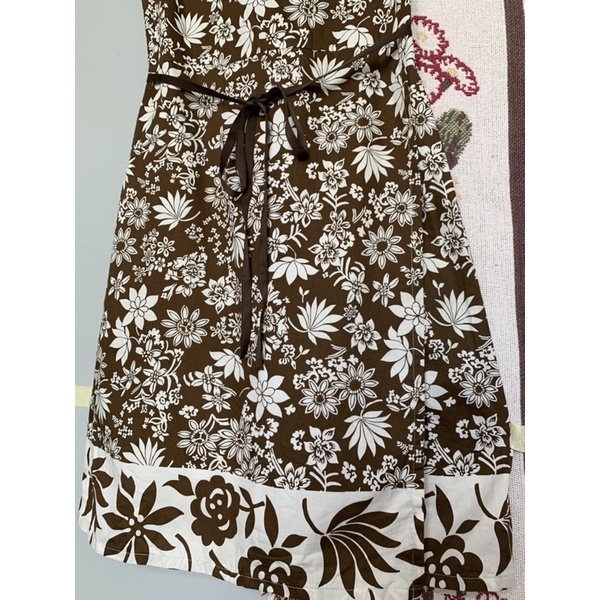 2hand Wind's Clothes 🍂 Váy xô Nhật vạt chéo dây eo hoạ tiết hoa nâu viền trắng