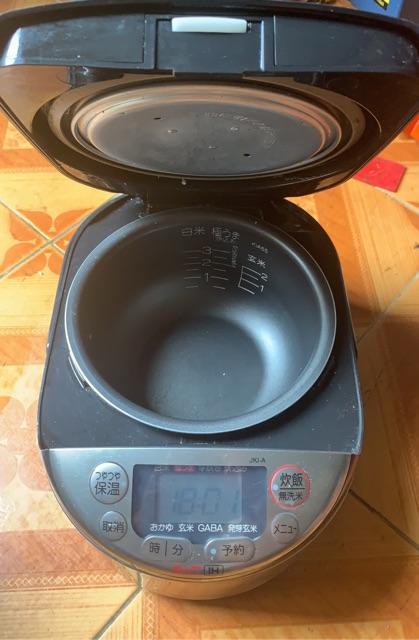 Nồi cơm điện 0.5 lít IH Tiger JKI-A ,