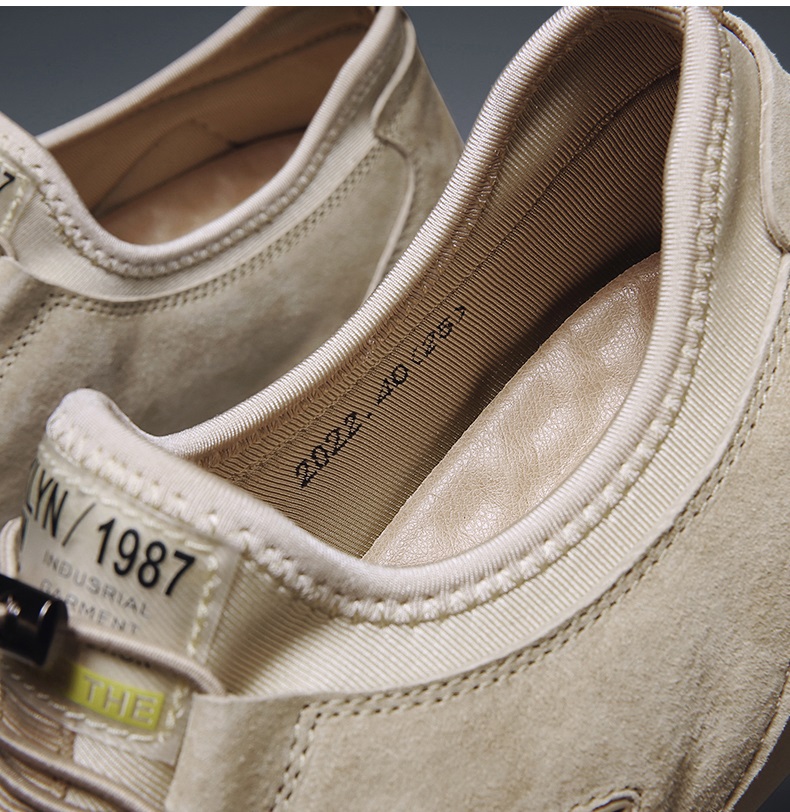 Giày thể thao thời trang cho nam khi leo núi