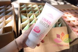 Muối tắm tẩy ṫhâm đen Snaıl Gluta Thái Lan