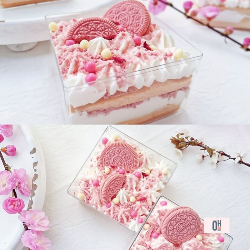 Bánh Oreo hồng nhân dâu