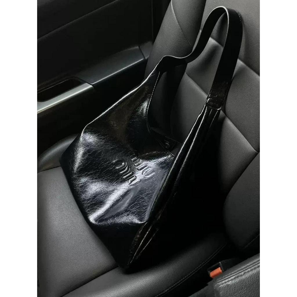 Túi da bigsize Miumiu