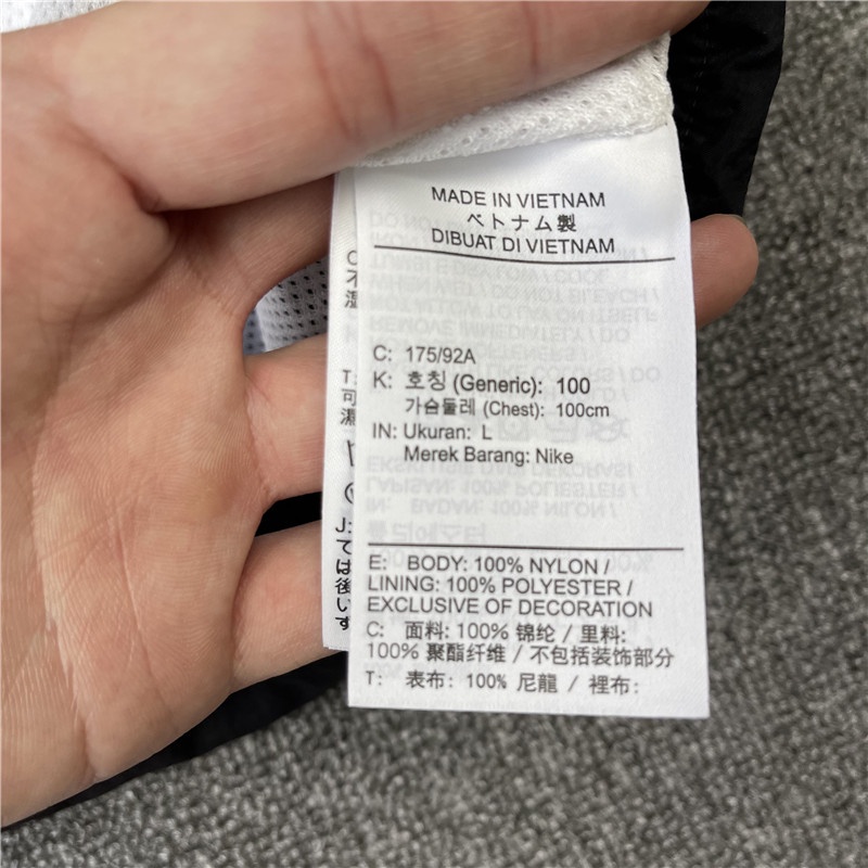 Áo khoác gió NIKE DRI-FIT CW7349 CW7352 phong cách thể thao thời trang