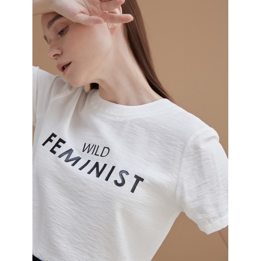 COCO SIN - Áo Lụa In Logo Trắng Wild Feminist Cổ Tròn