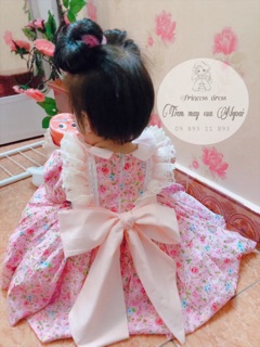 Váy thiết kế phong cách vintage cho bé
