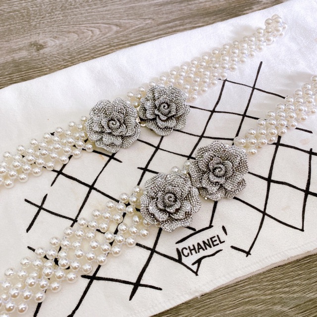 Đai đầm hoa bạc