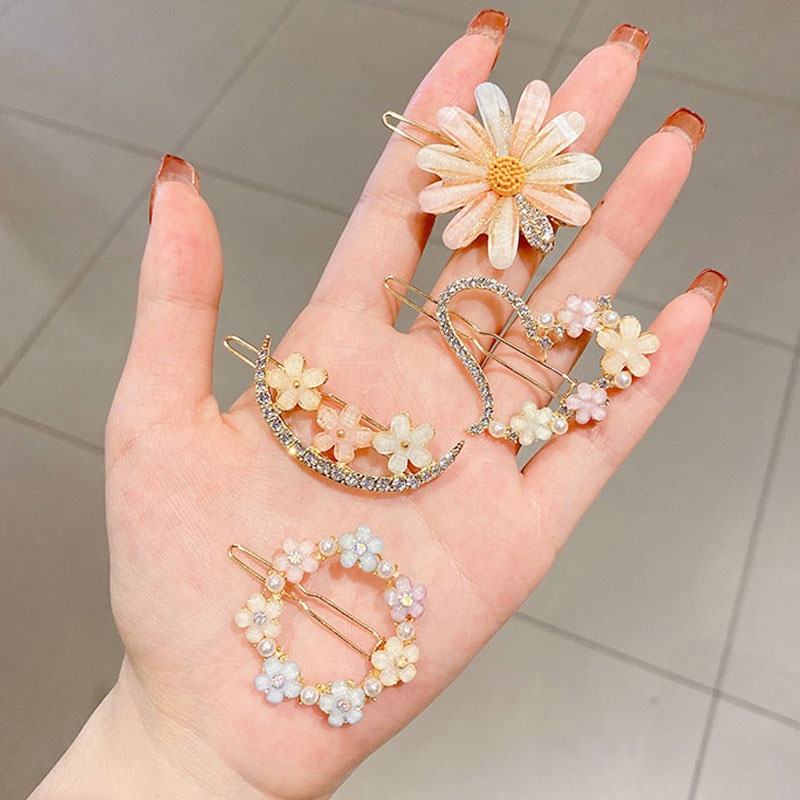 1 Kẹp Tóc Hình Hoa / Mặt Trăng / Tròn Đính Pha Lê Dễ Thương Cho Bé Gái