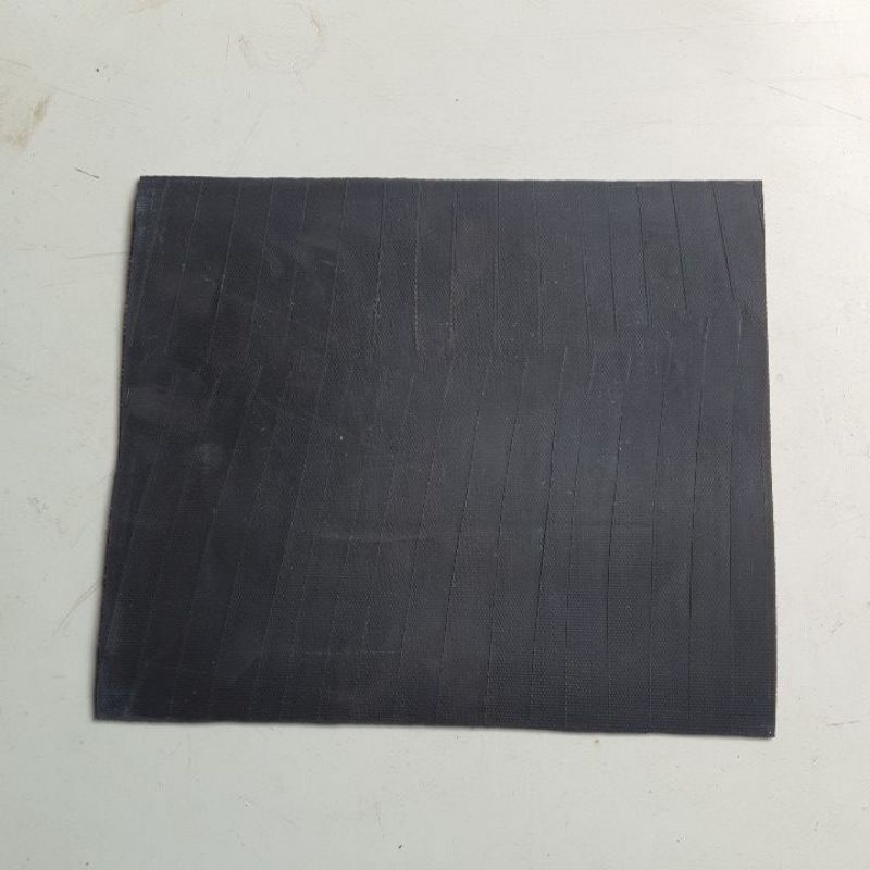 CHẮN BÙN BĂNG TẢI 30CM X 34CM lắp cho xe K3000