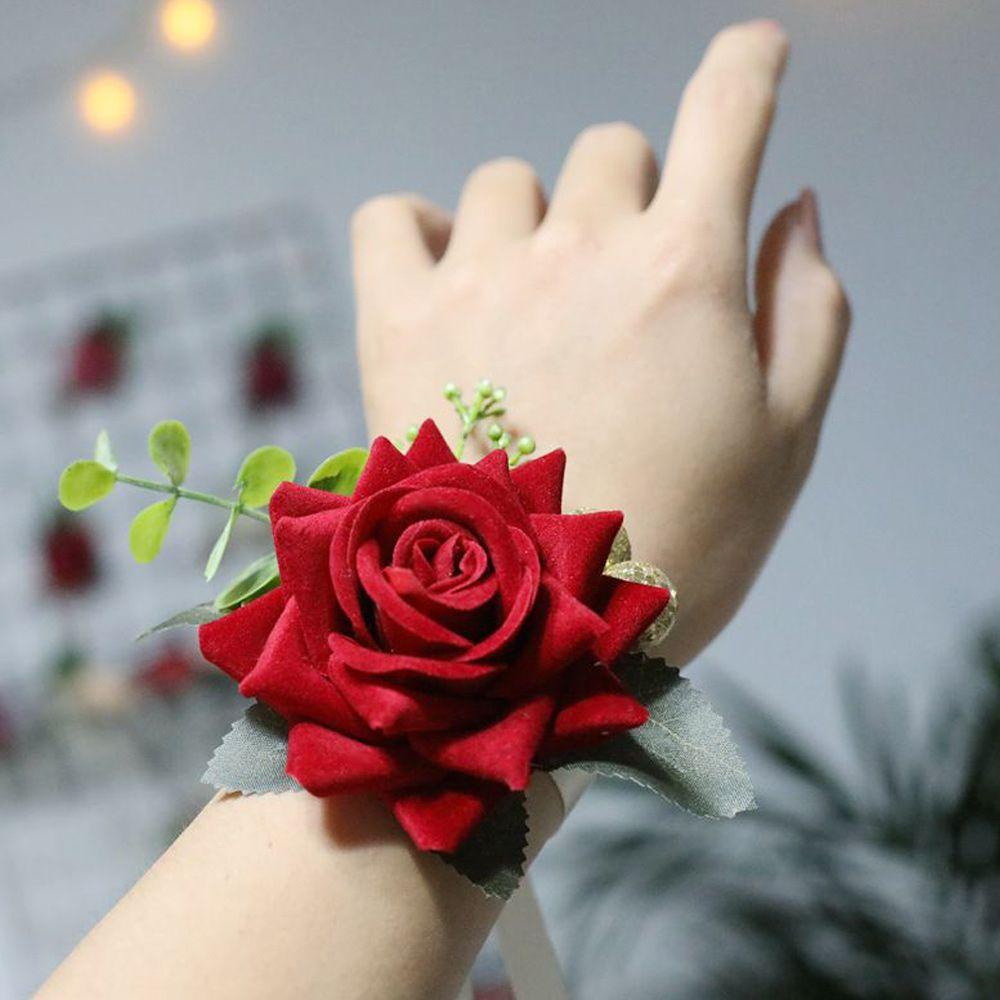 Vòng Hoa Đeo Tay Cho Cô Dâu Ngày Cưới