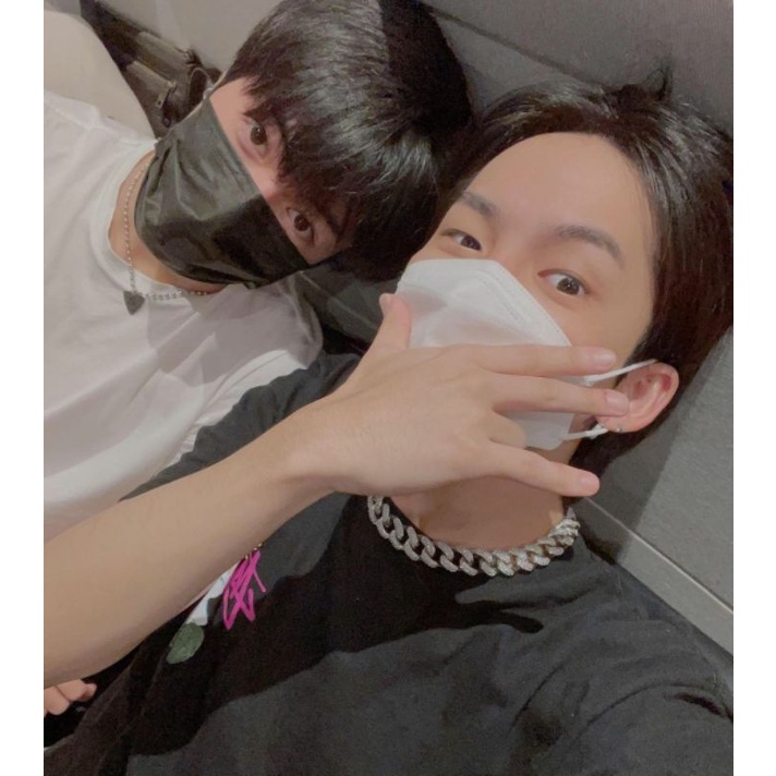 Áo phông Stussy Psychedelic giống Hyunsuk TREASURE