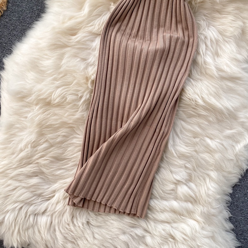 Đầm len 2 dây dáng ôm, váy len không tay