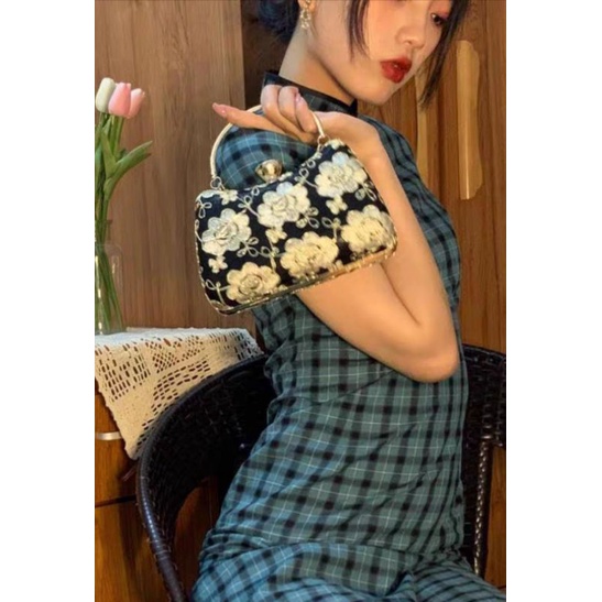 SẴN HÀNG TÚI XÁCH DỰ TIỆC THÊU HOA DIỆN ÁO DÀI THANH LỊCH