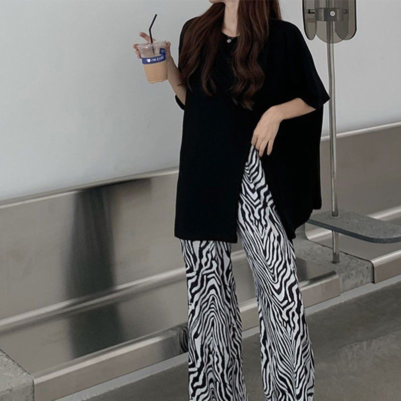 Set Áo Thun Ngắn Tay Xẻ Tà + quần ống rộng Họa Tiết Ngựa Vằn Phong Cách Hàn Quốc Mới Cho Nữ